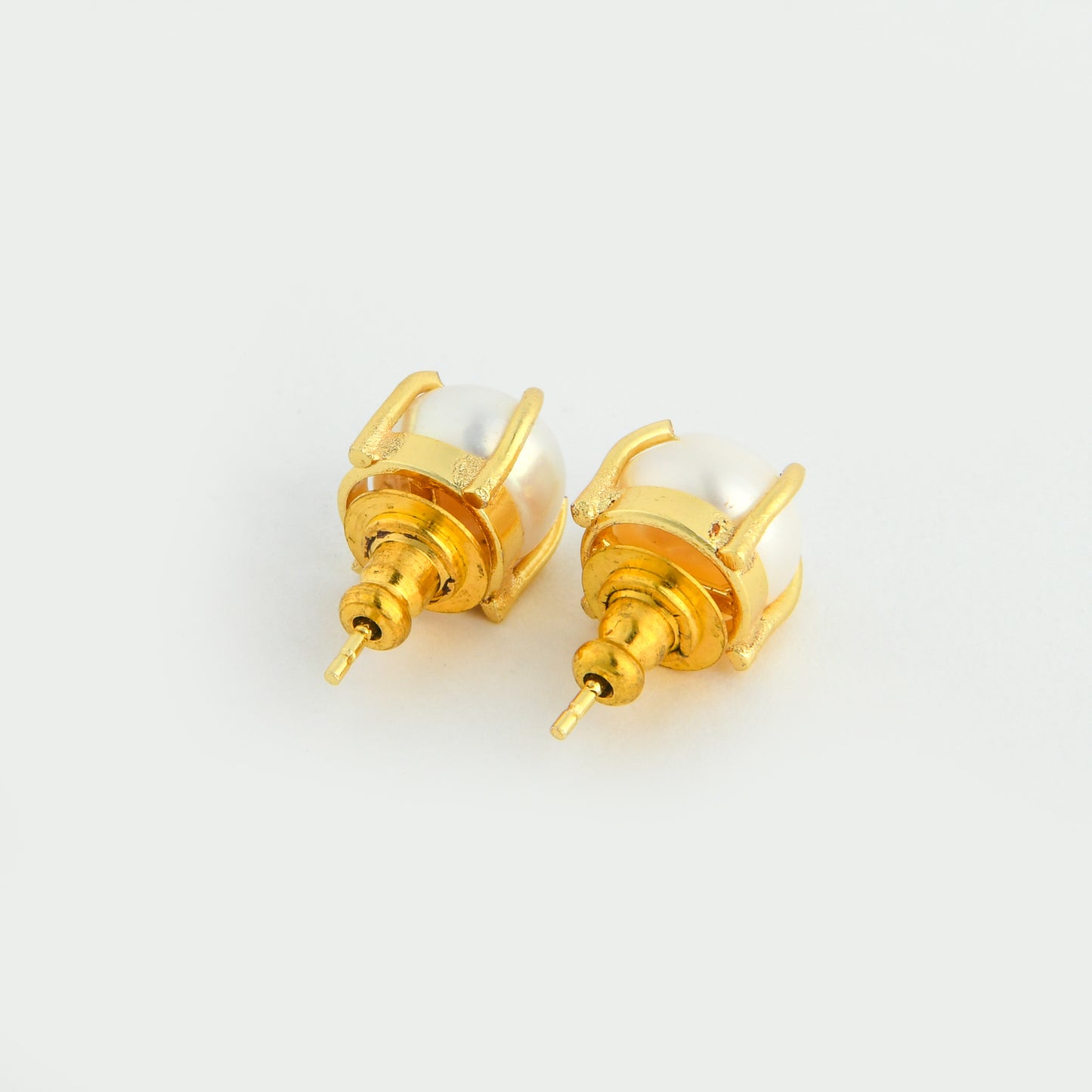Pearl Bloom Studs (9 mm)