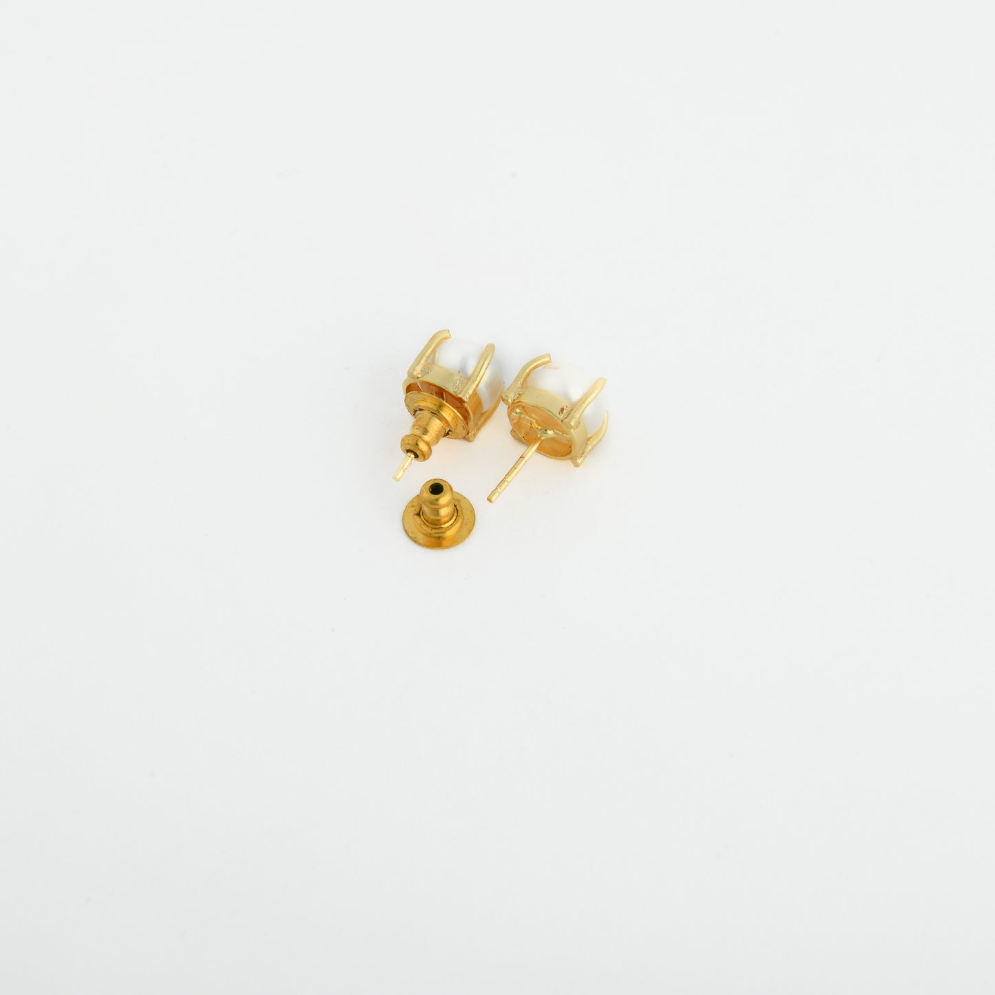 Pearl Bloom Studs (9 mm)