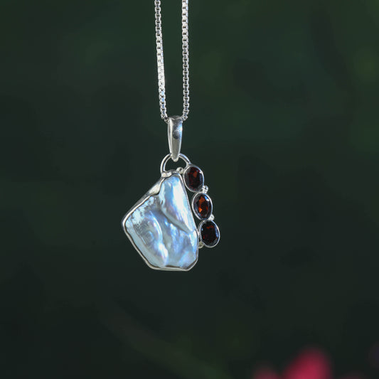 Pearl Garnet Silver necklace