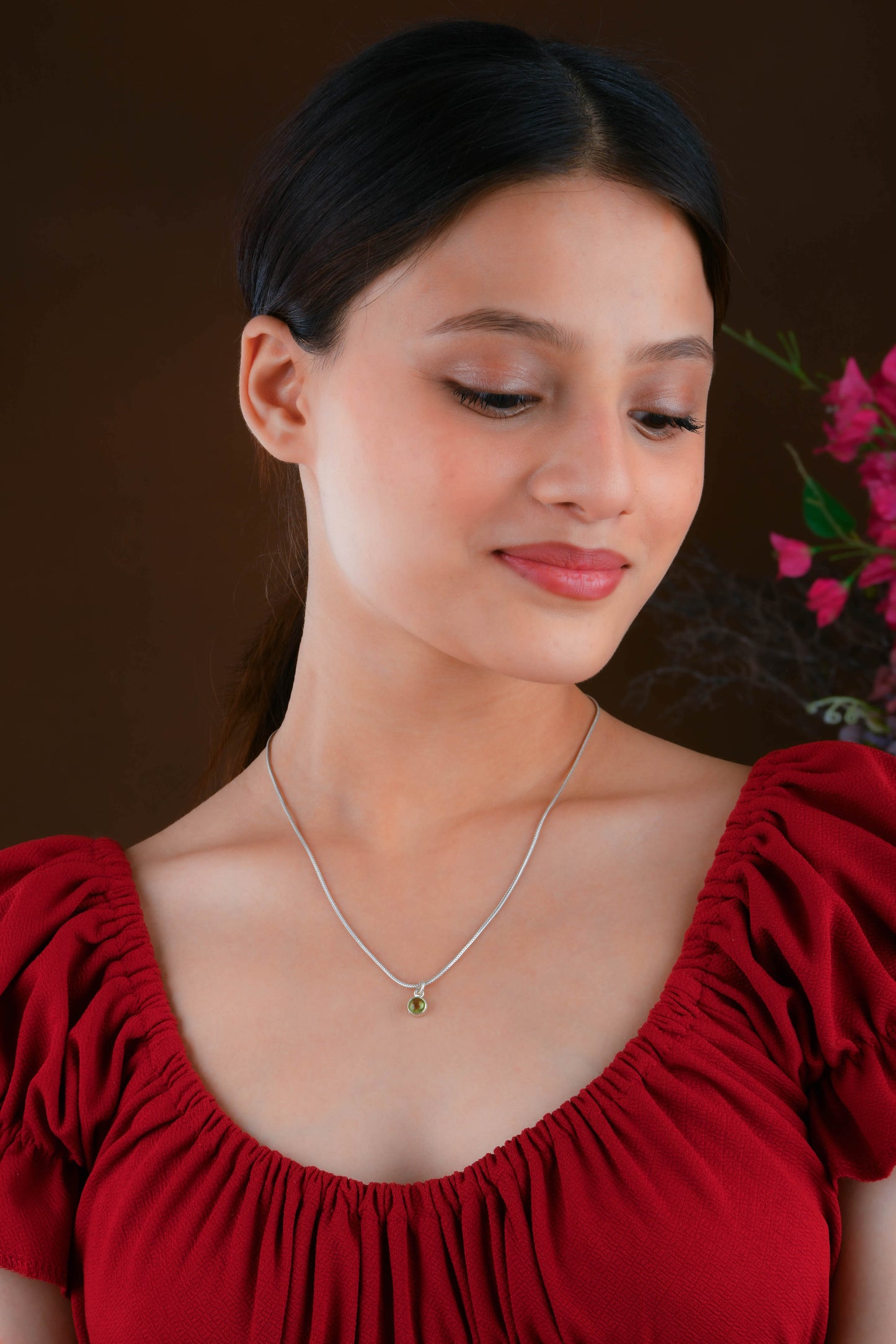 Peridot Pendant In Silver Chain