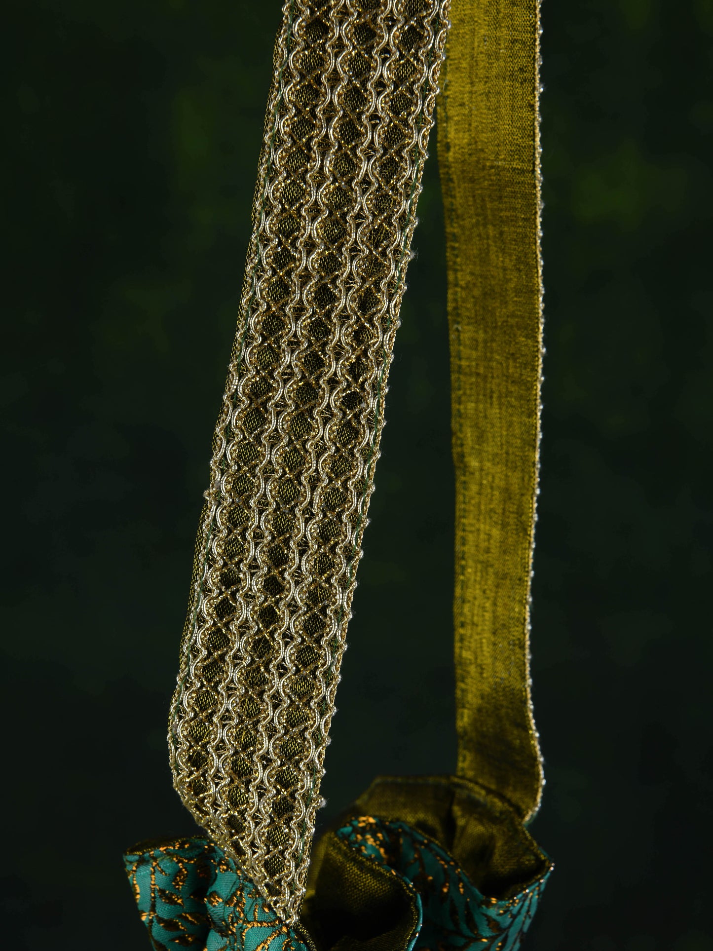 Sundar Shabnam Green Sequinned Potli