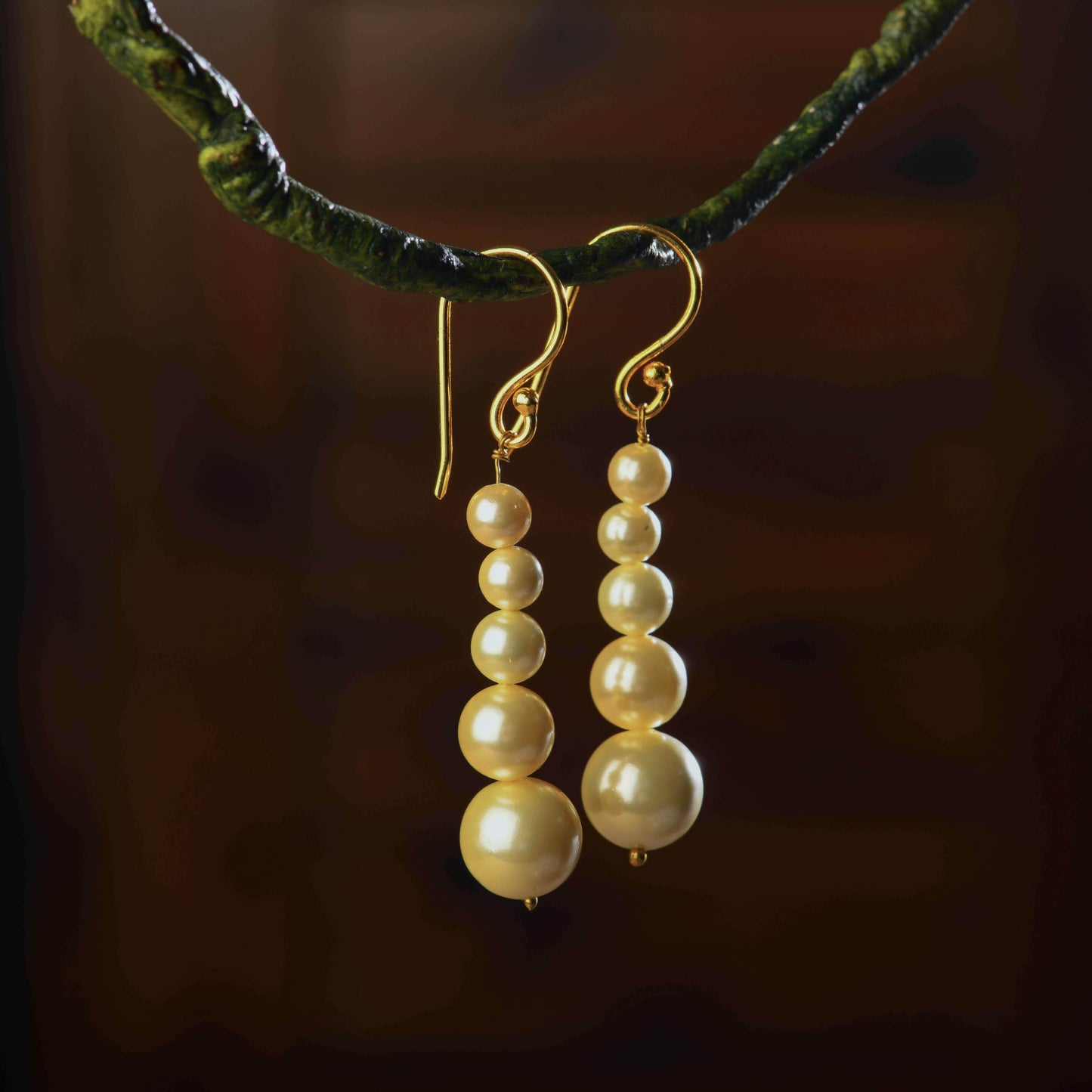 Small Graduated Pearl Danglers