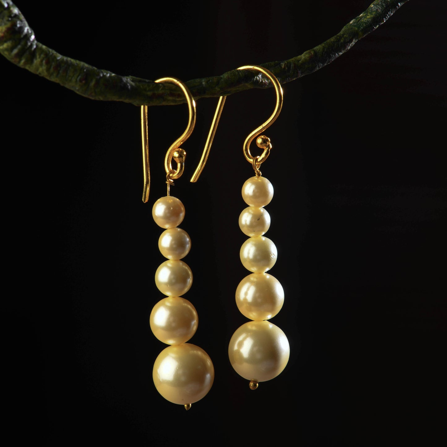 Small Graduated Pearl Danglers
