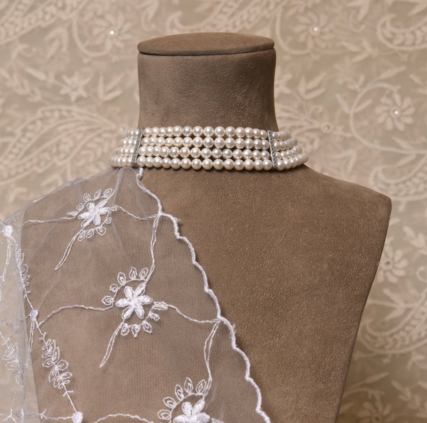 Audrey Pearl Choker