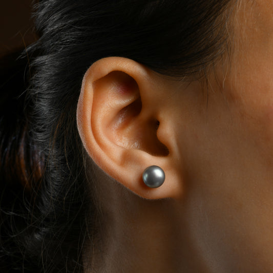 Classic Grey Pearl Studs (10mm)