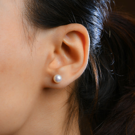 Ivory Freshwater Pearl Studs (6 mm)