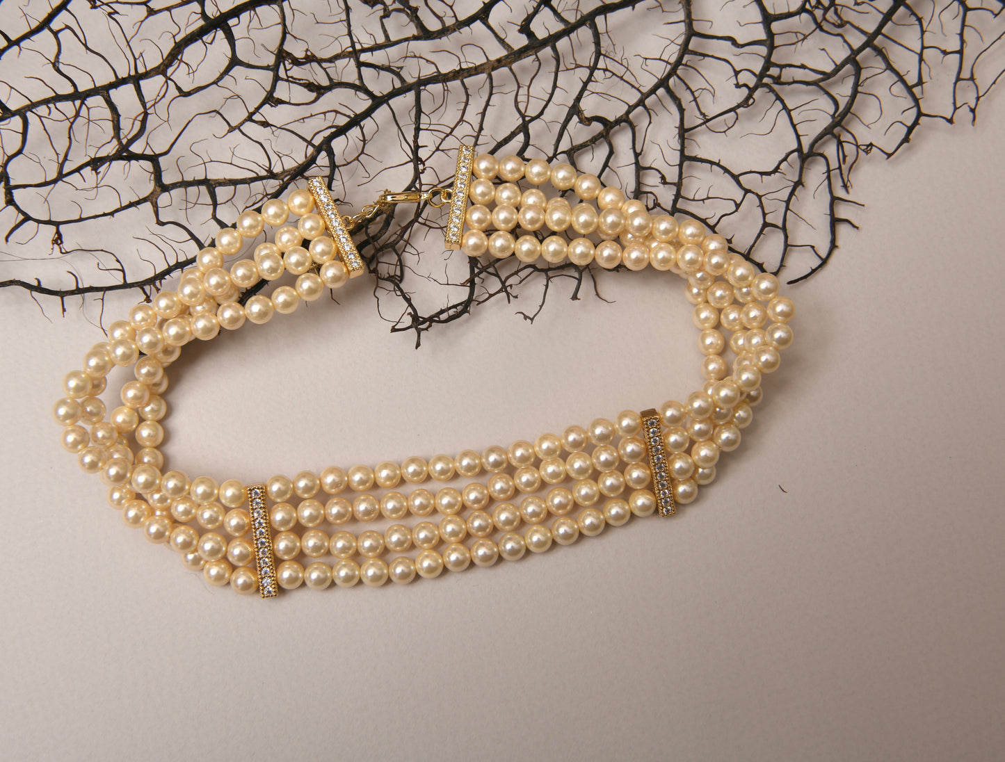 Beautiful World Pearl Choker