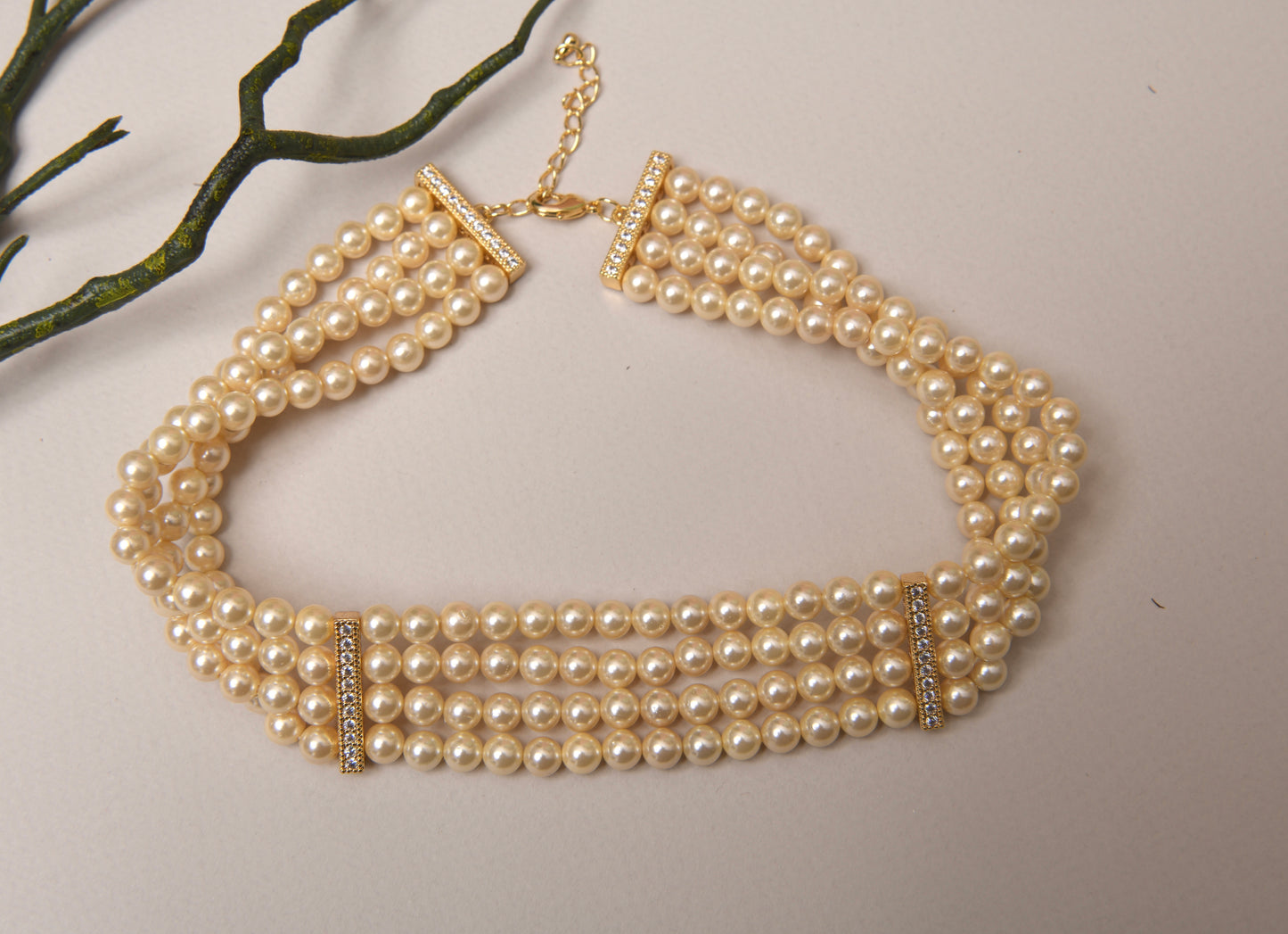 Beautiful World Pearl Choker