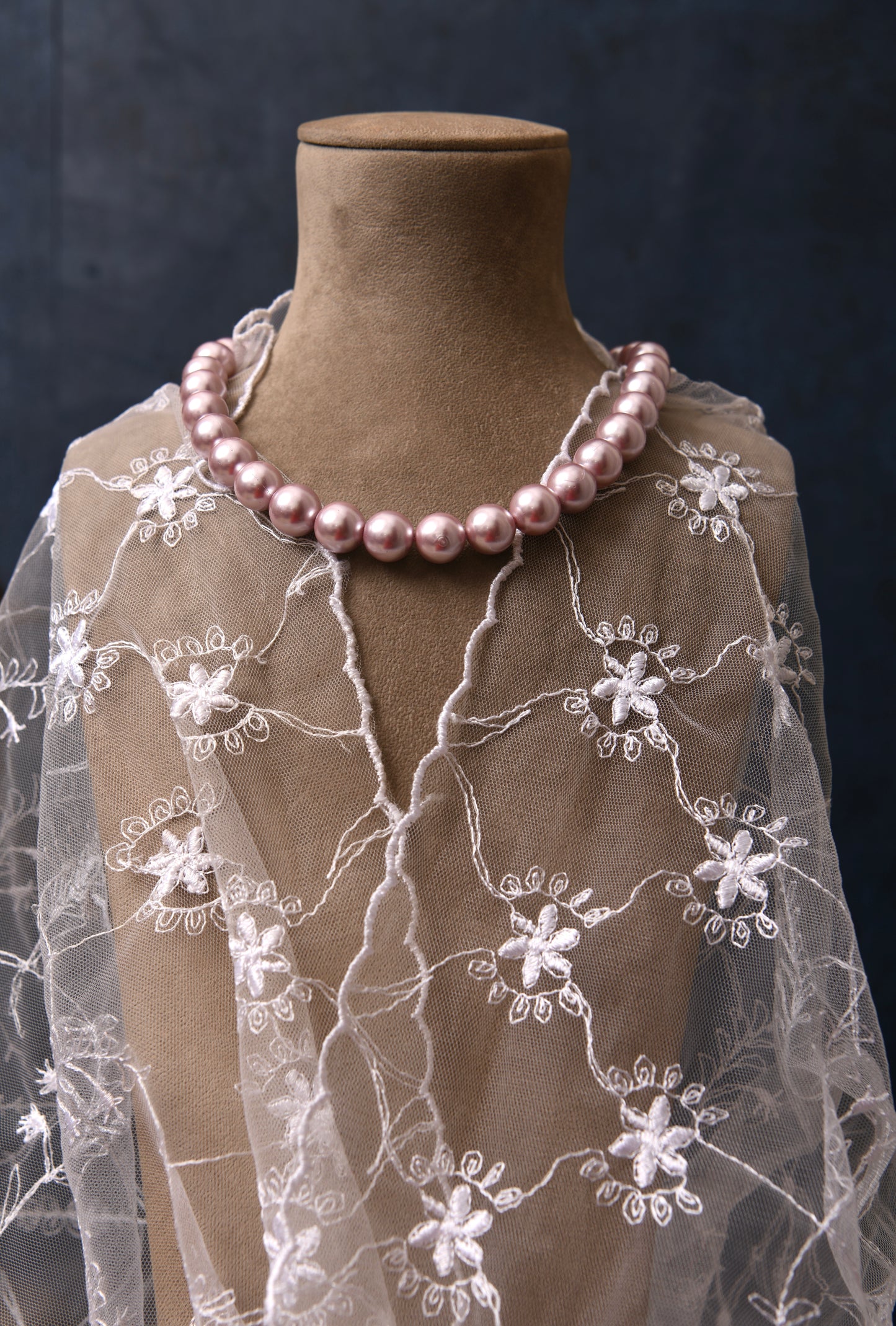 Amelia Pearl Necklace (14 mm)