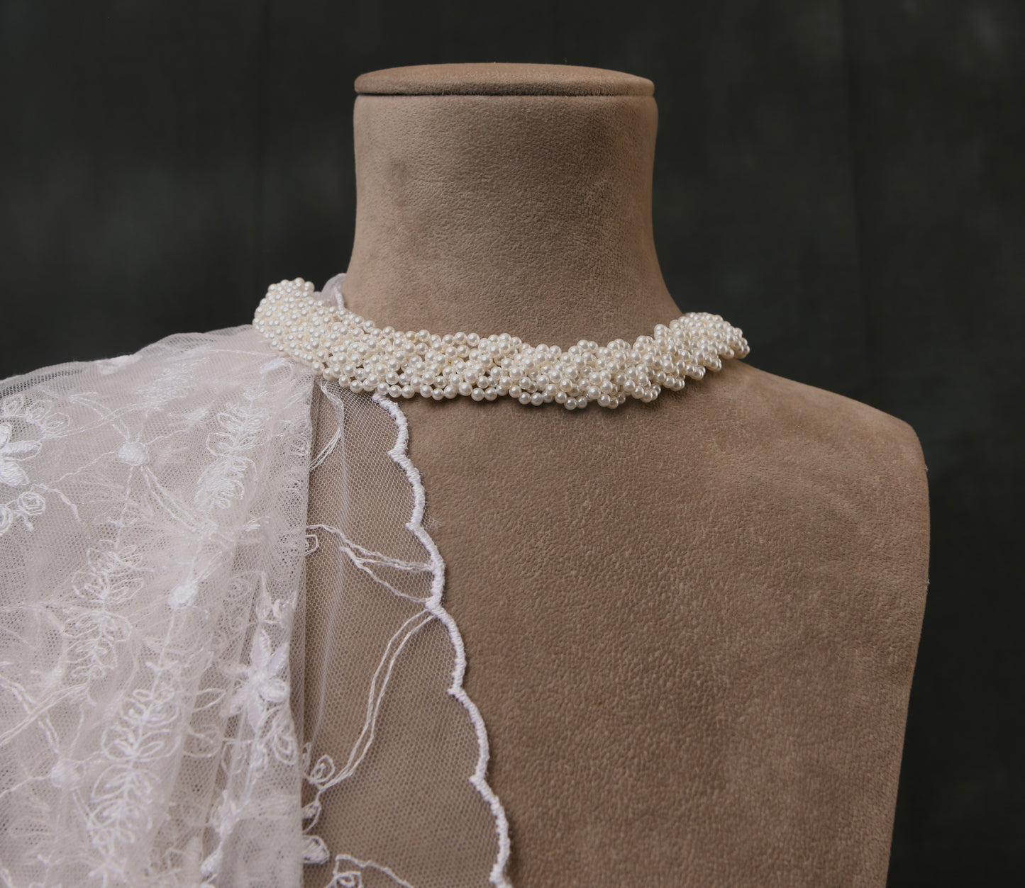 Braided Pearl Necklace (Gold-Plated)