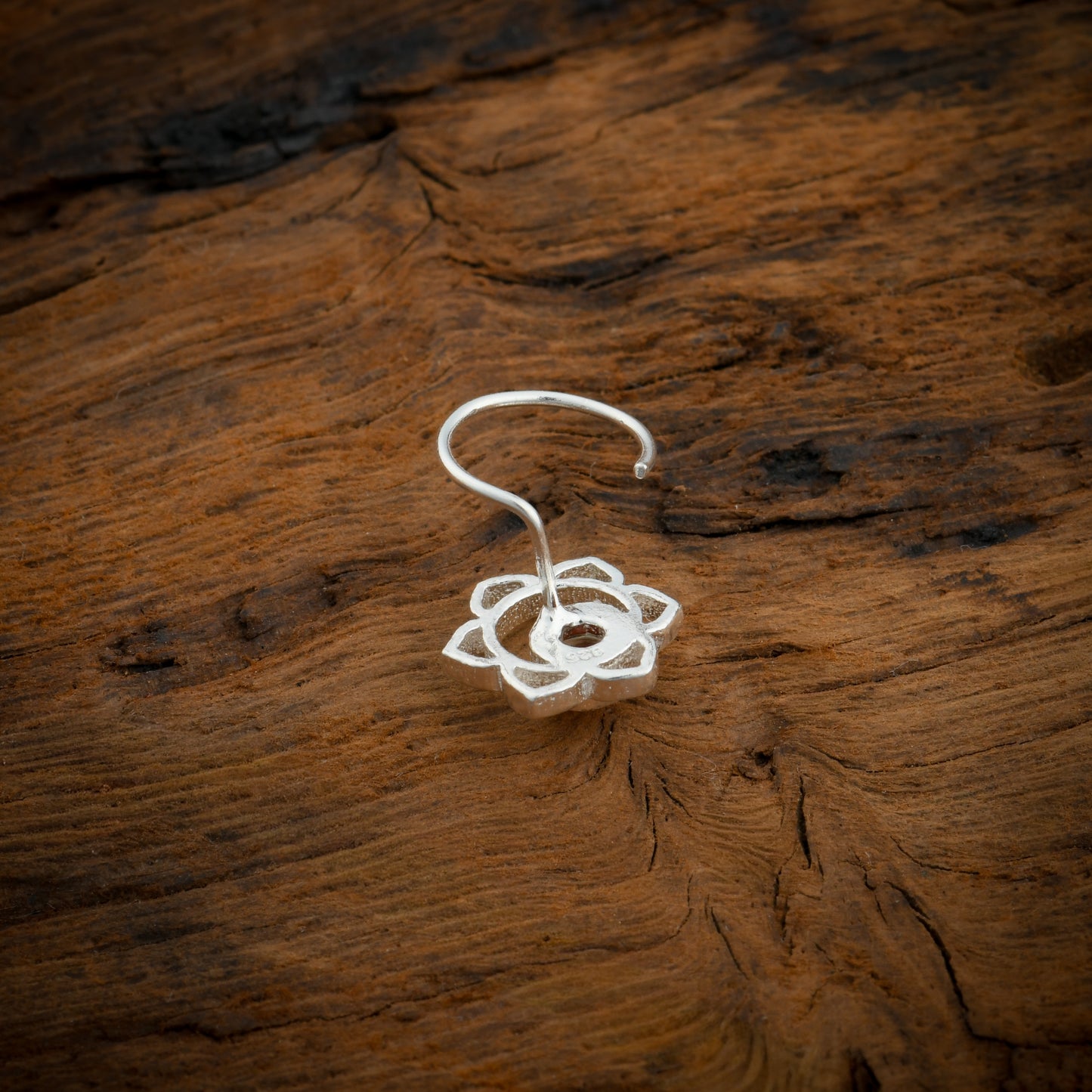 Sacral Chakra Silver Nose Pin With Carnelian