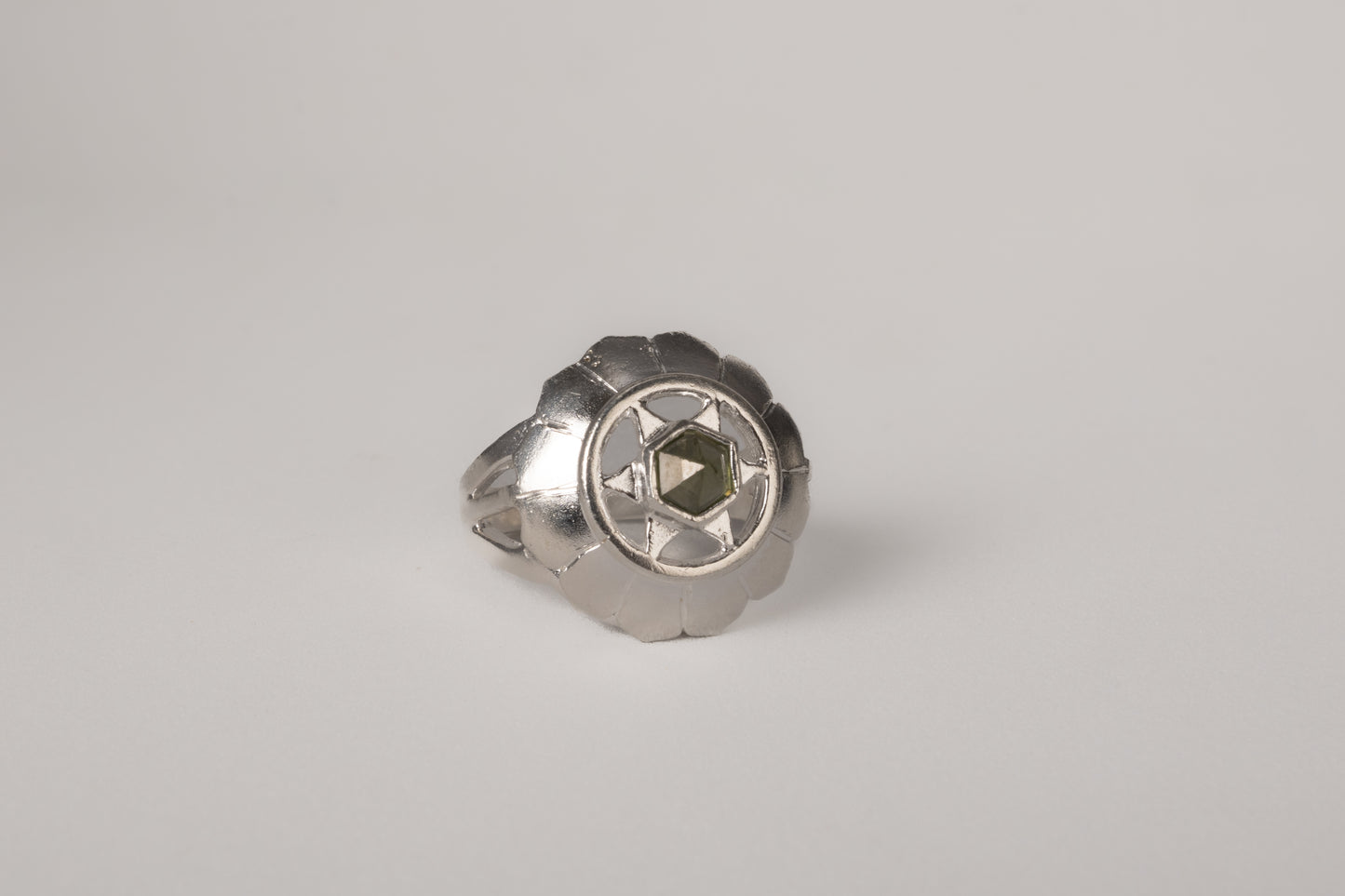 Open Your Heart - Anahat Chakra Silver Peridot Ring