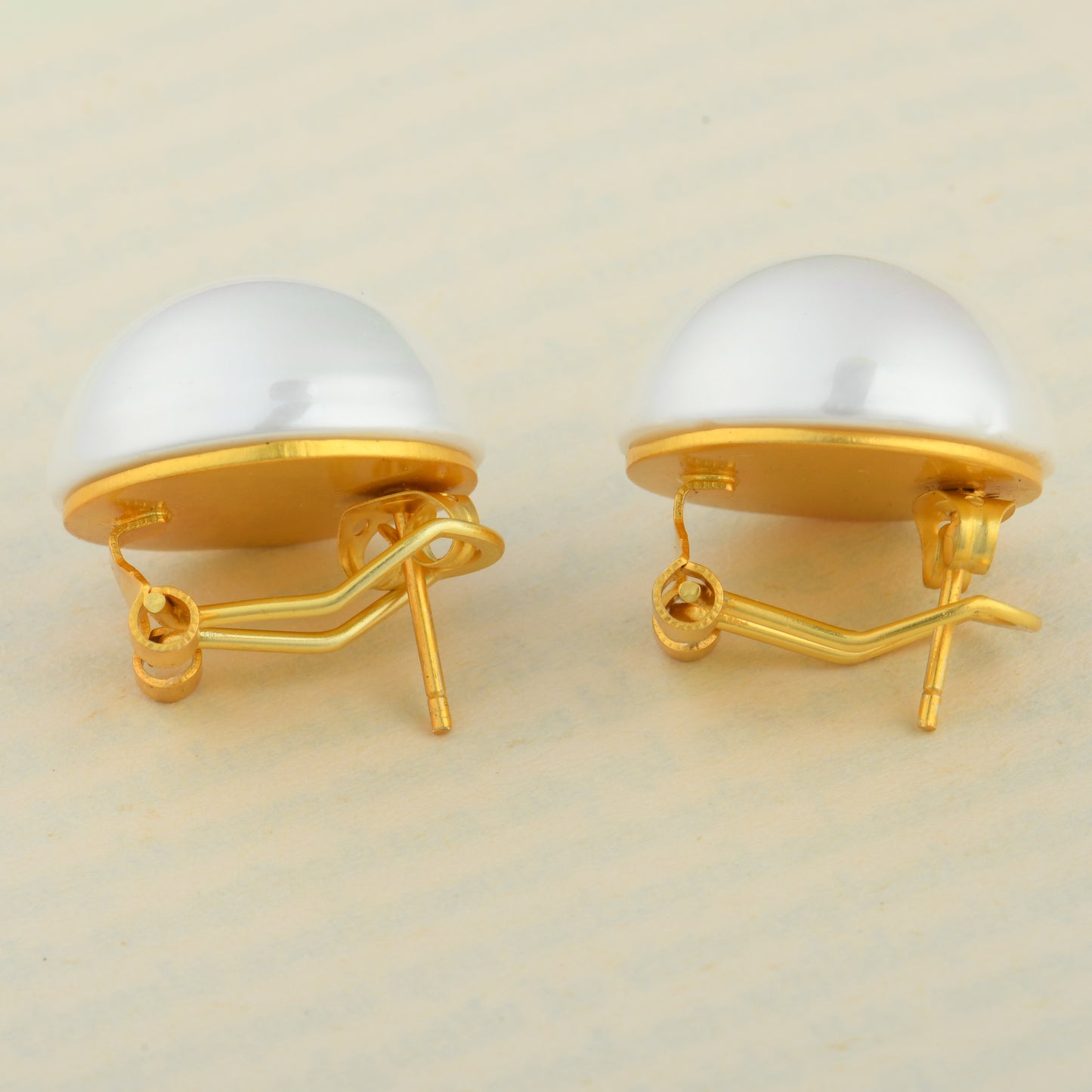 20MM Bold White Pearl Studs