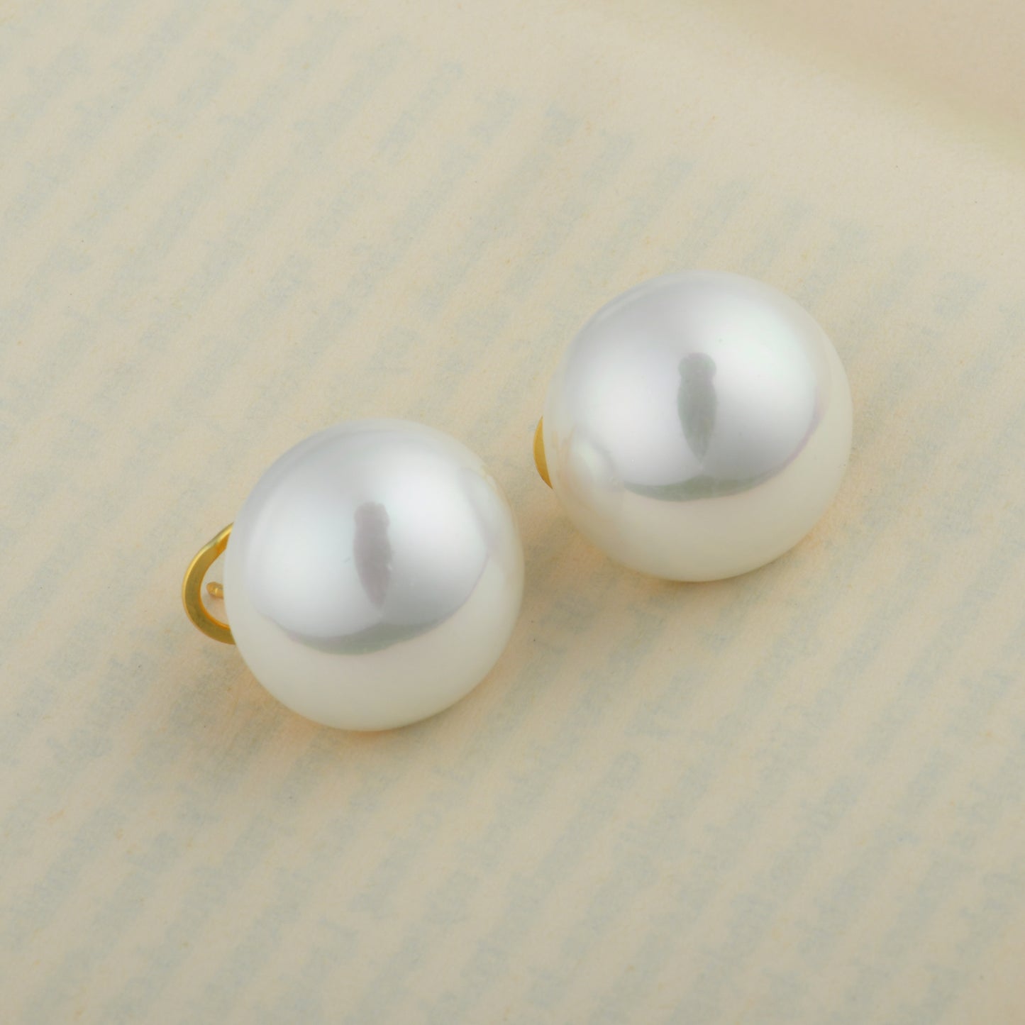 20MM Bold White Pearl Studs