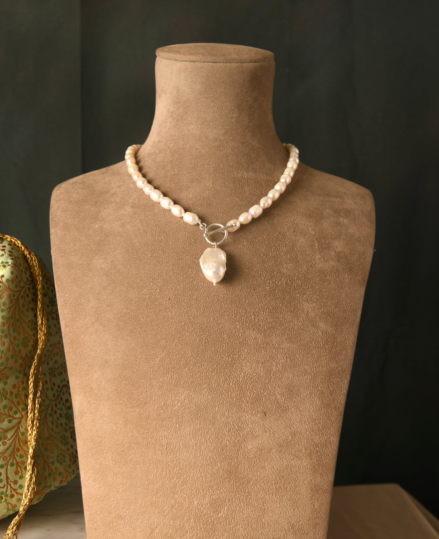 Baroque Pearl Drop Necklace