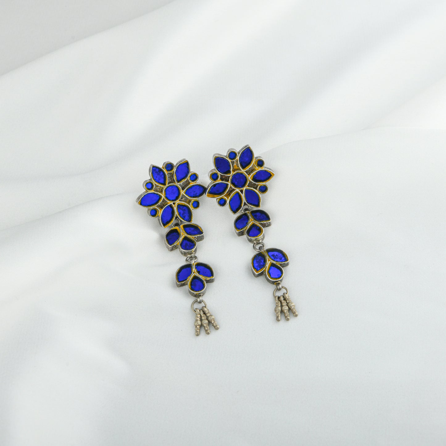 Madhu Chndrika Neela Phool Silver Danglers