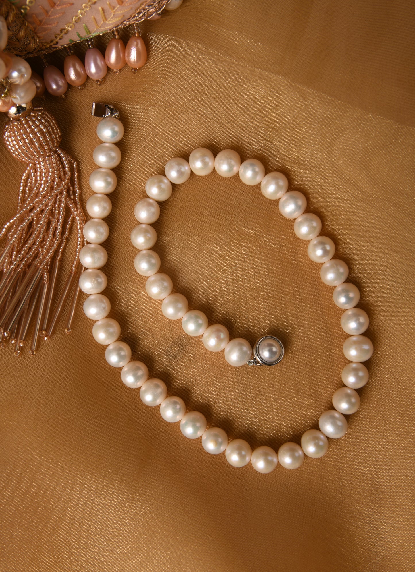 Classic Freshwater Pearls Necklace (10 mm Pearls)