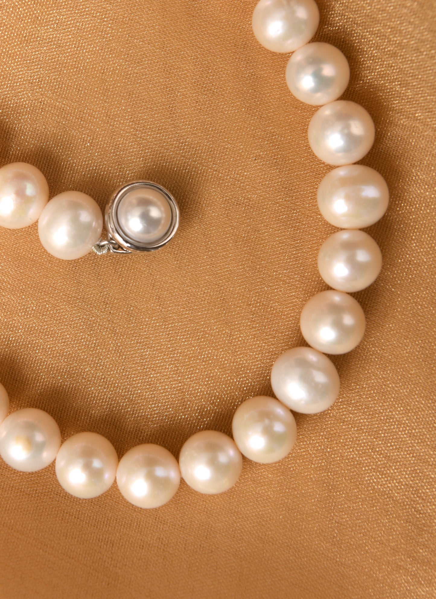 Classic Freshwater Pearls Necklace (10 mm Pearls)