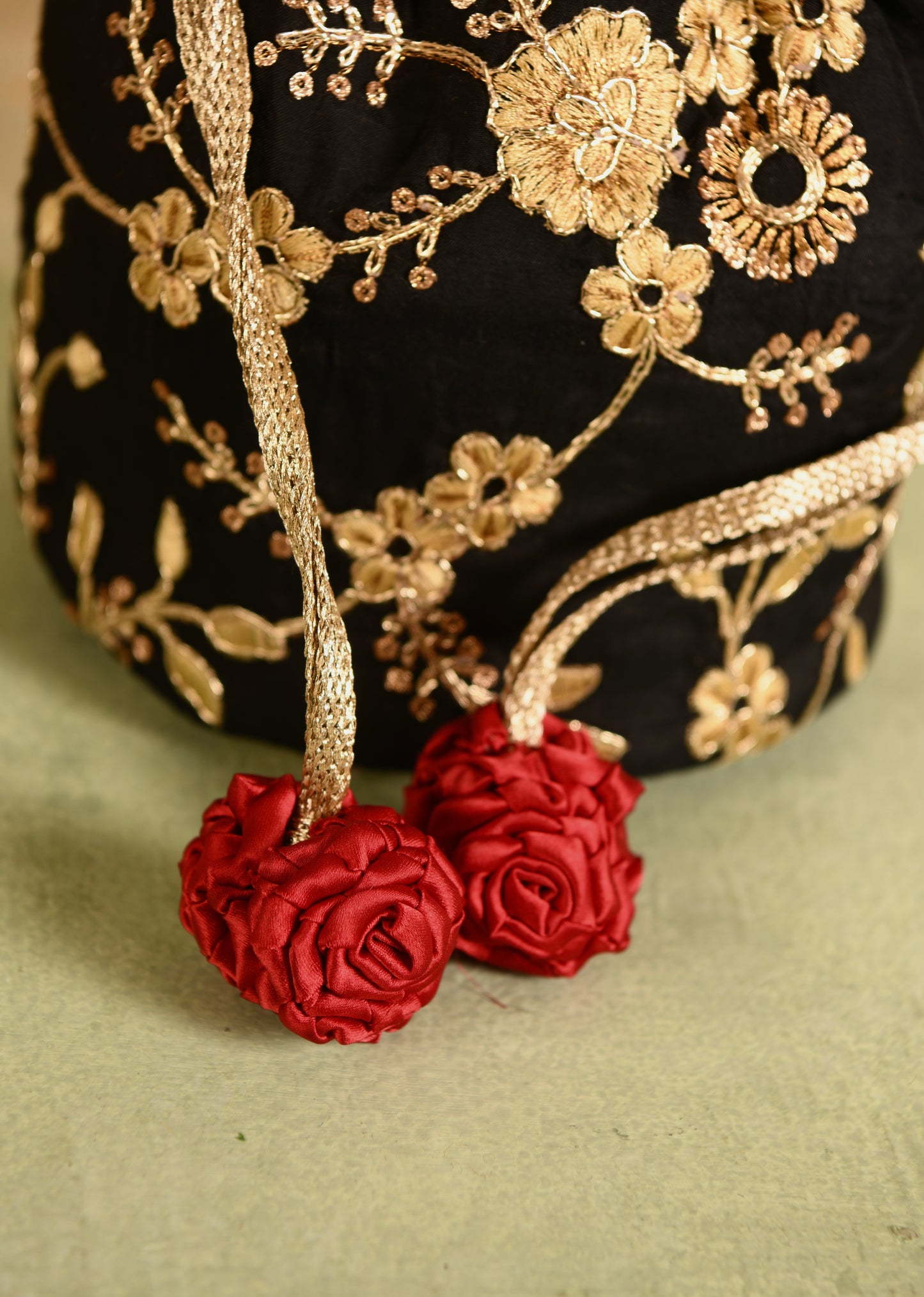 Black Onyx Opulence Potli
