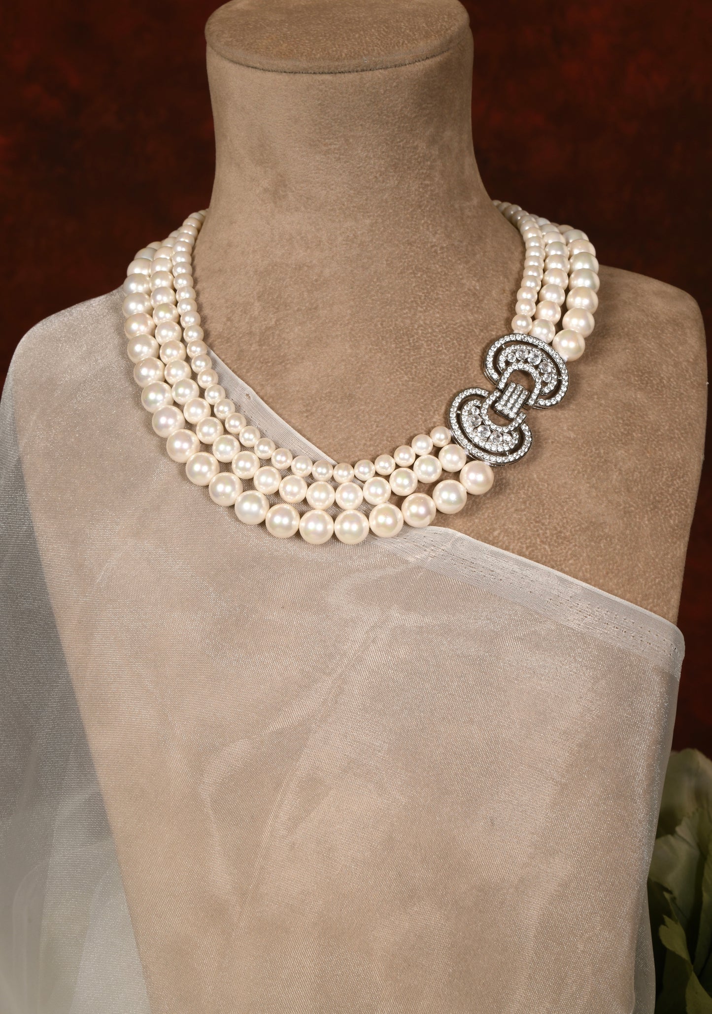 Layered Pearl Brooch Choker