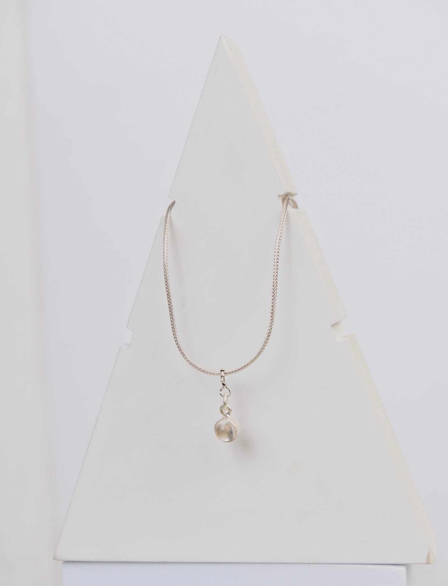 Quartz Pendant In Silver Chain