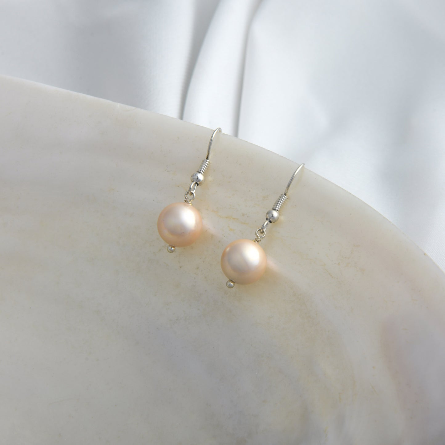 Peachy Pearls Necklace Set
