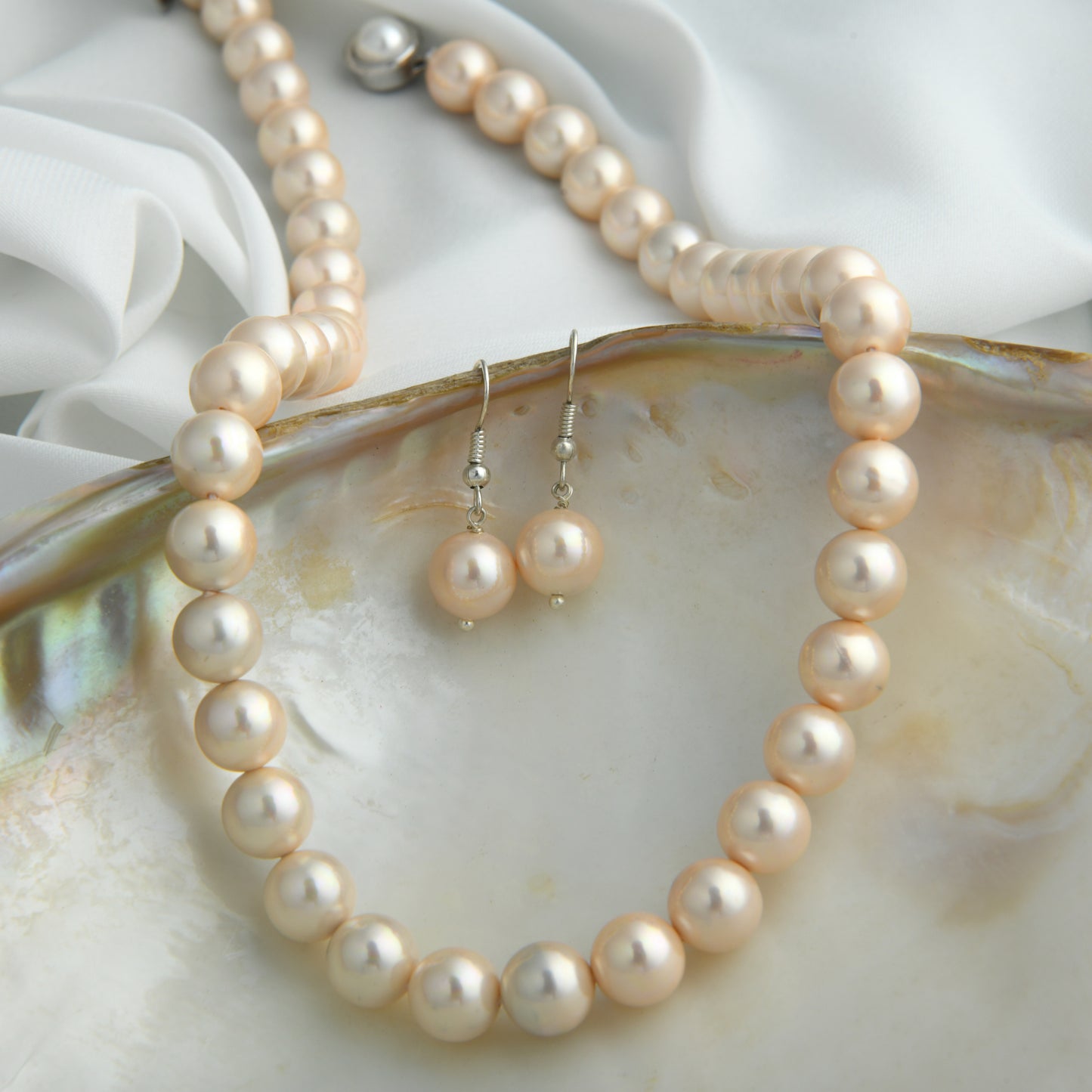 Peachy Pearls Necklace Set