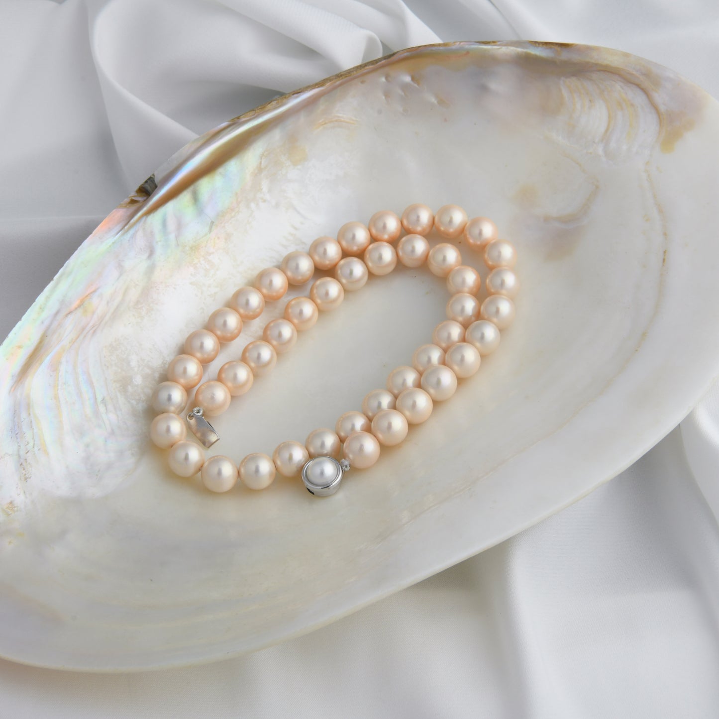 Peachy Pearls Necklace Set
