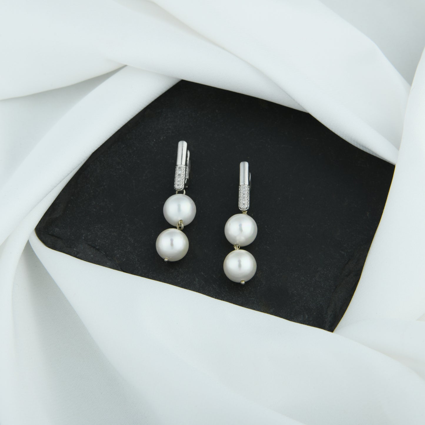 Snow White Zircon Pearl Earrings