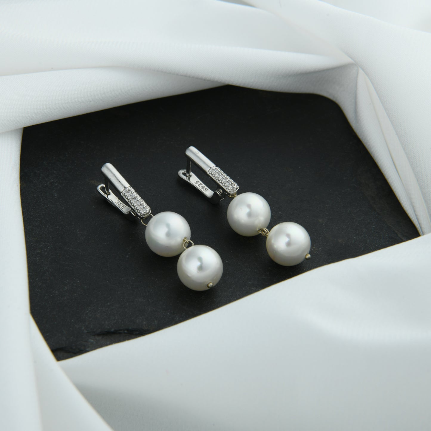 Snow White Zircon Pearl Earrings