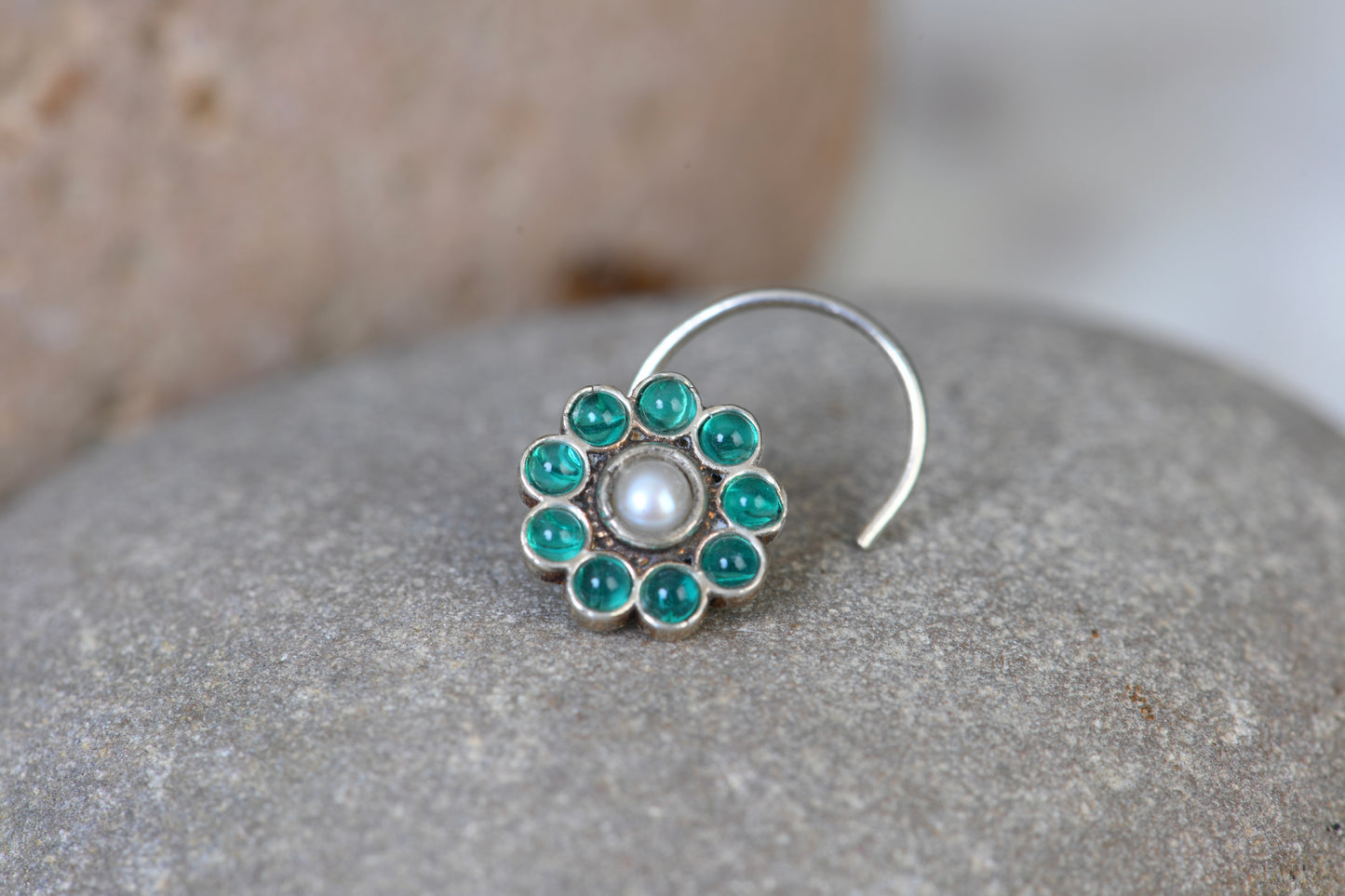 Aura Green Silver Nose Pin