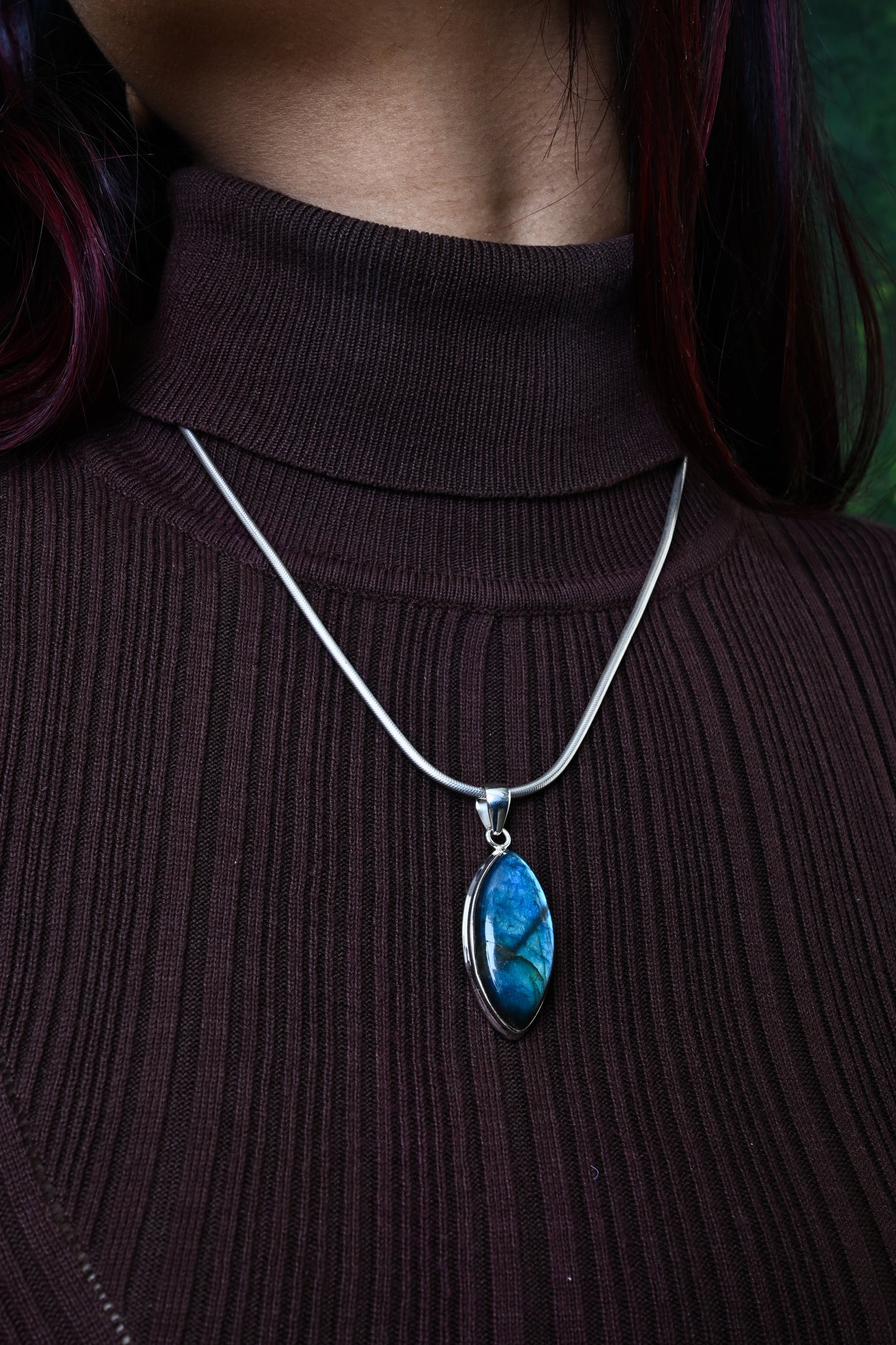 The Labradorite Silver Pendant