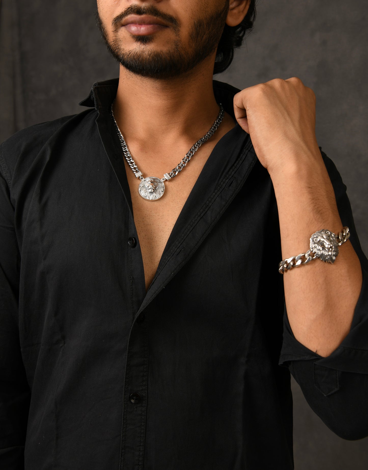 Mighty Tiger Peandant With Chain