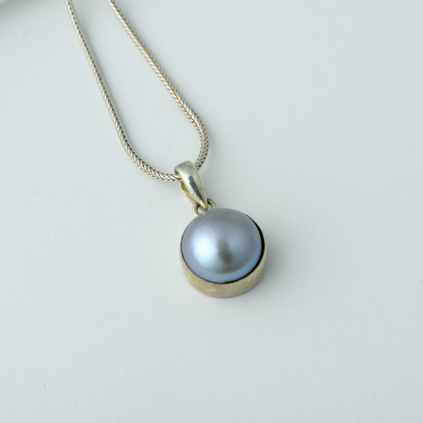 Midnight Pearls Pendant Set (Without chain)