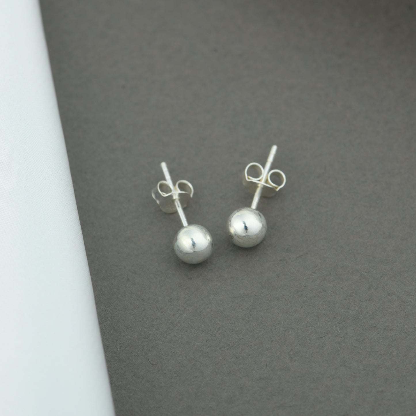 Silver Ball Studs( 4mm )