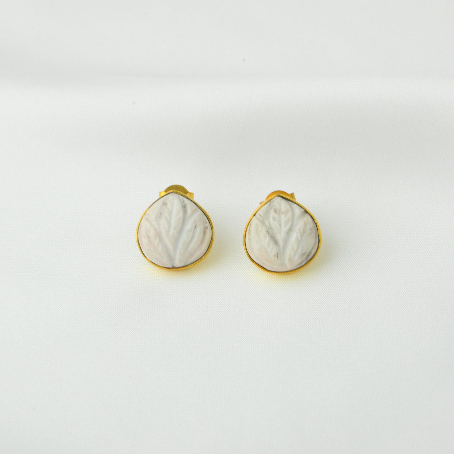 White Lotus Natural Stone Gold Plated Silver Set