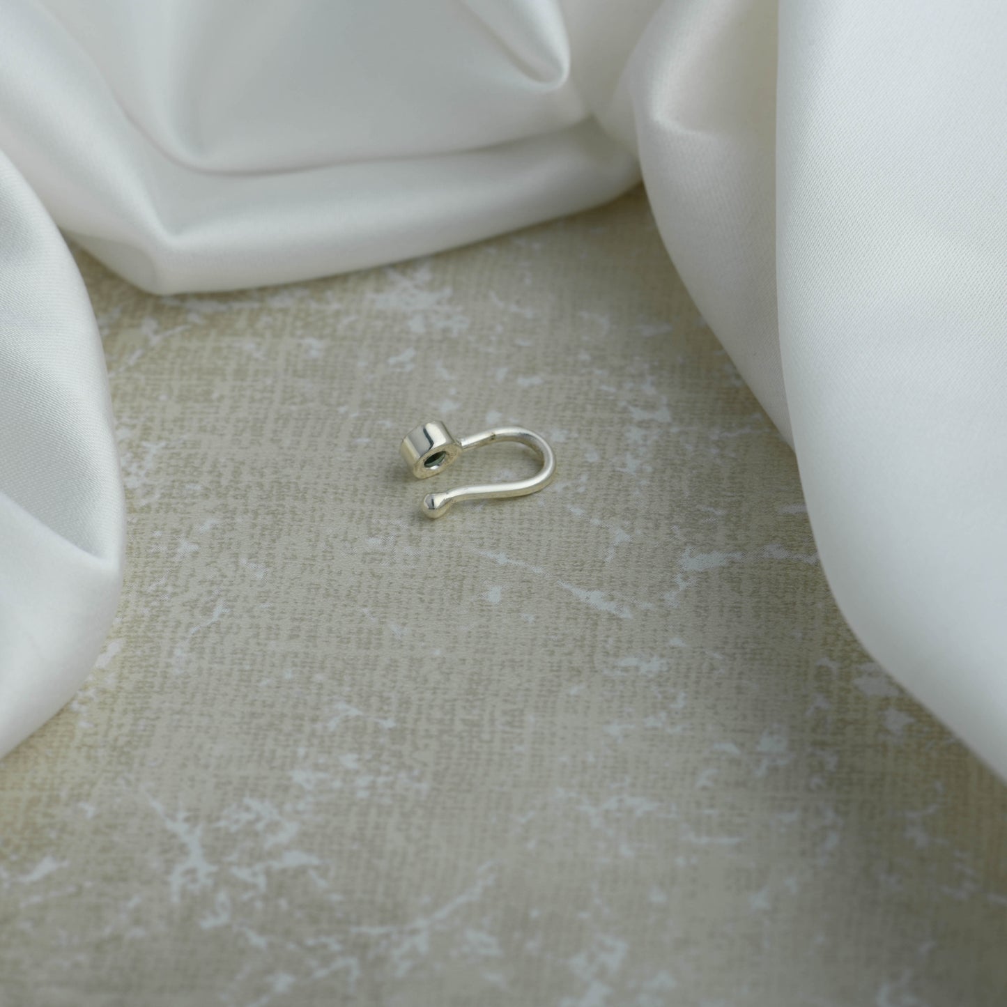 Natural Emerald Clip On Nose Pin
