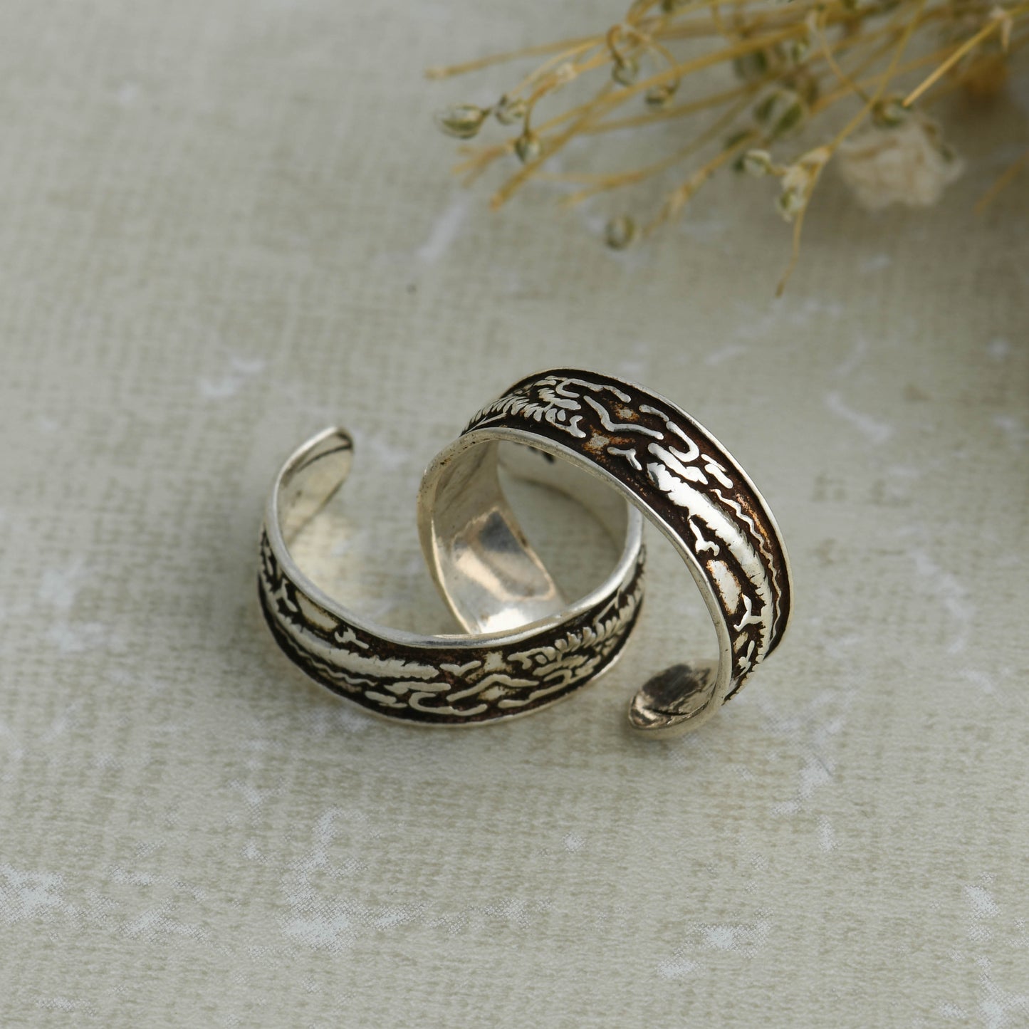 Sleek Silver Toe Rings