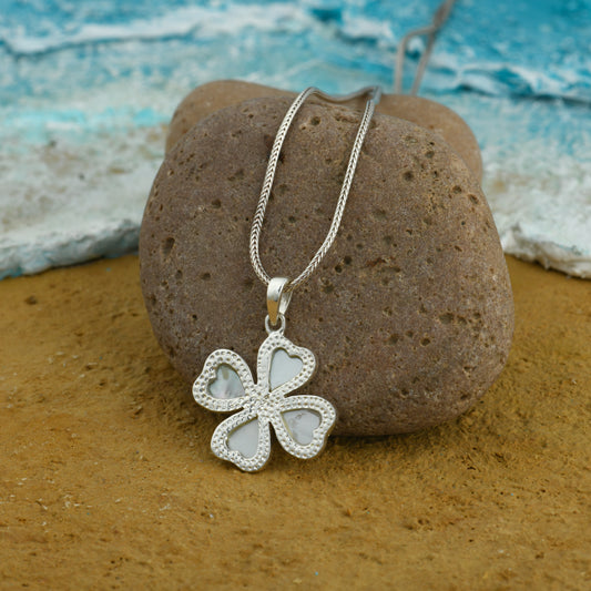 Clover Leaf Silver MOP Pendant