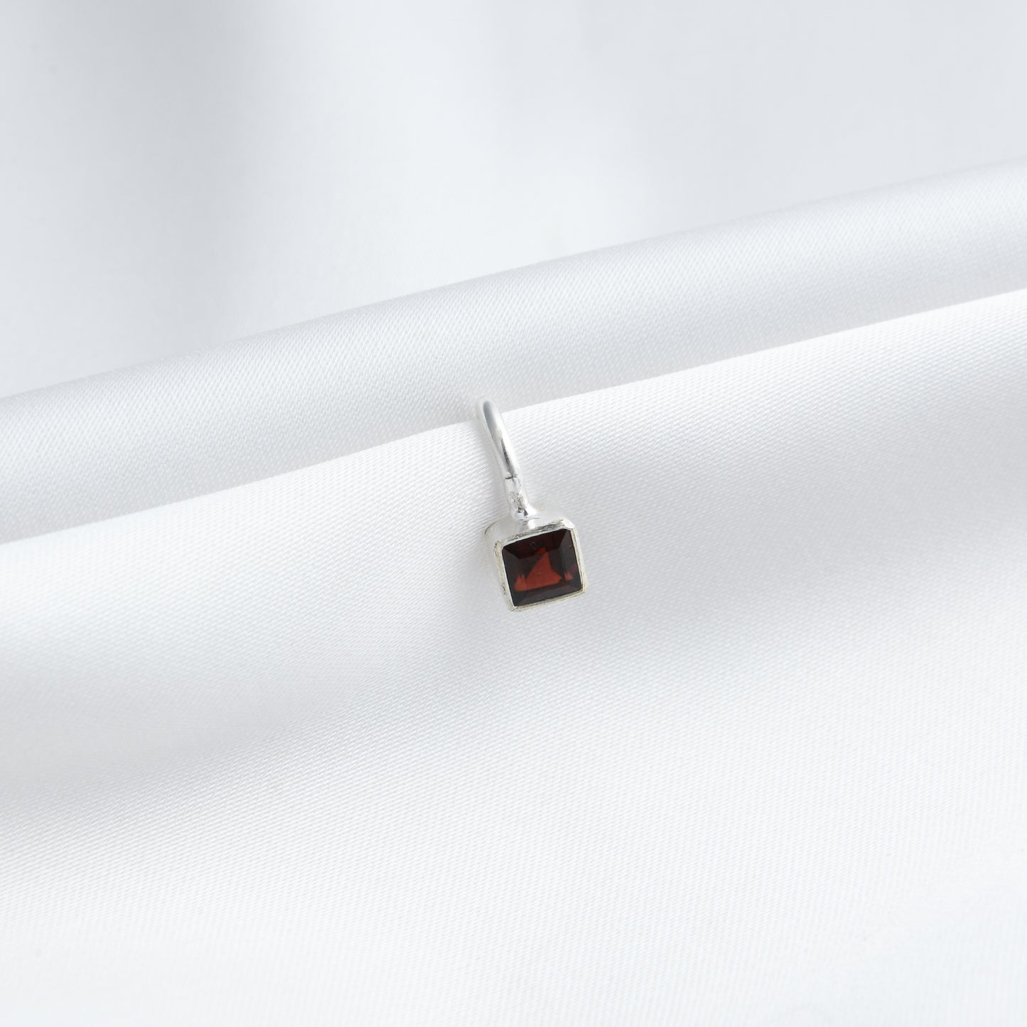 Natural Garnet Square Silver Nose Pin