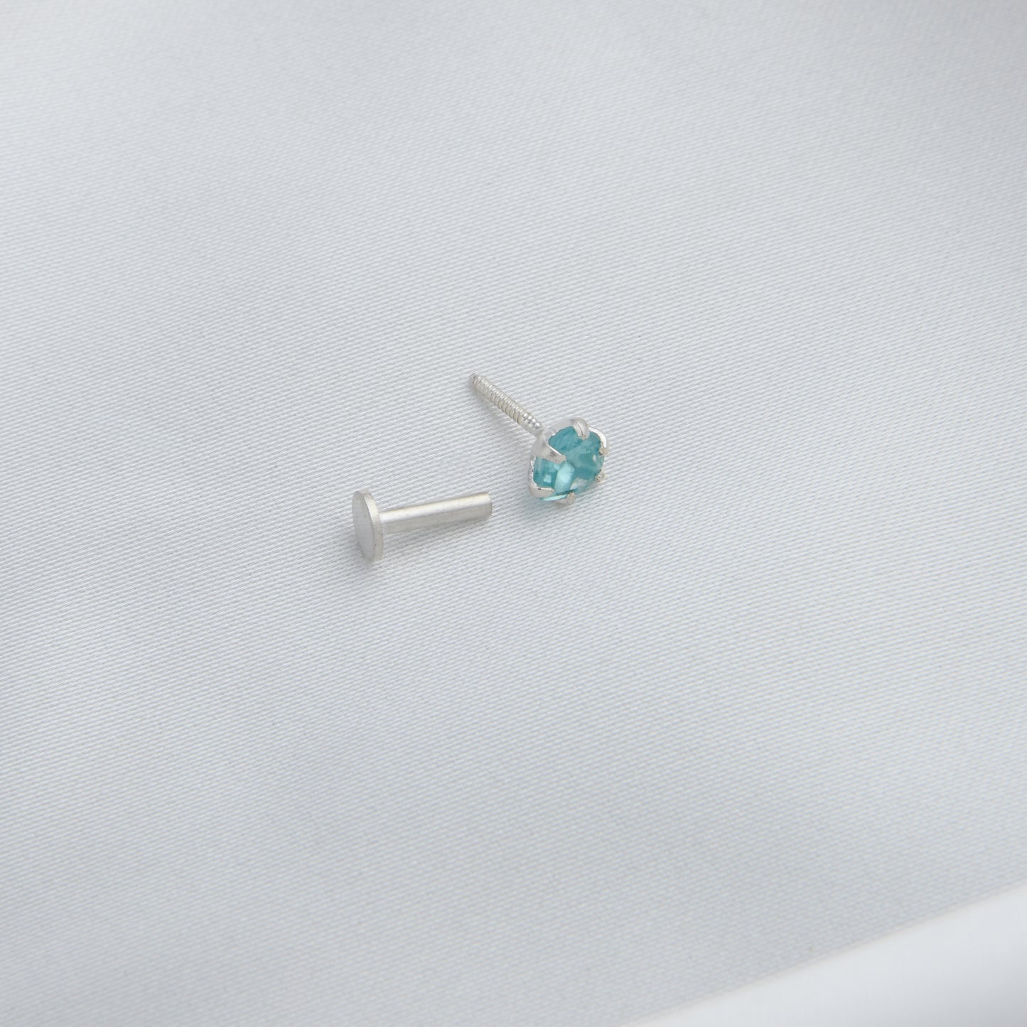 Natural Apatite Silver Nose Pin