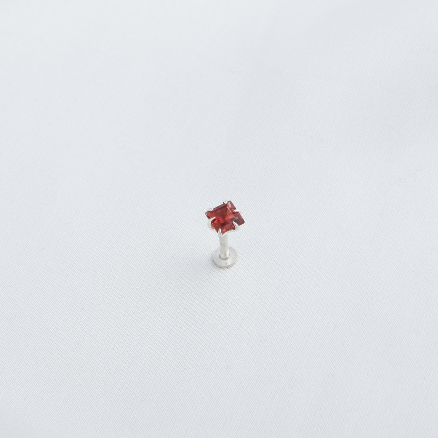 Natural Garnet Square Silver Nose Pin