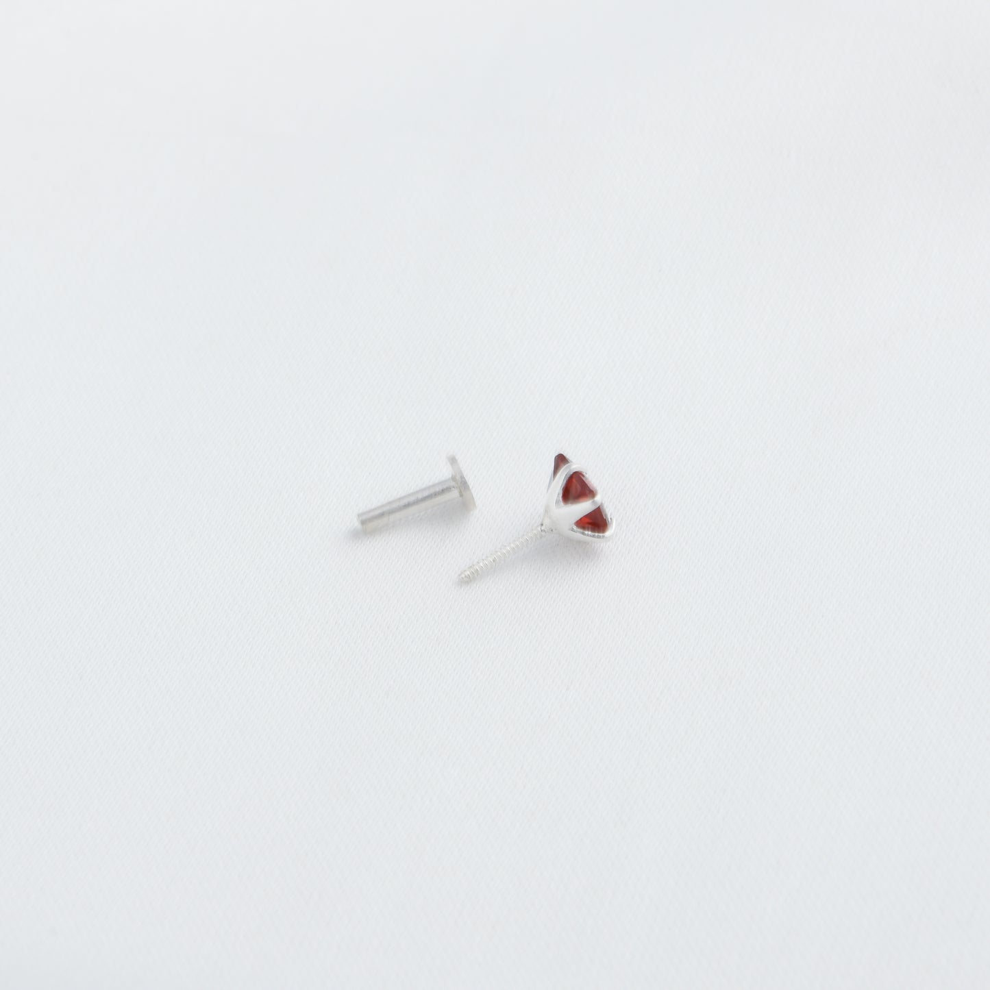 Natural Garnet Square Silver Nose Pin