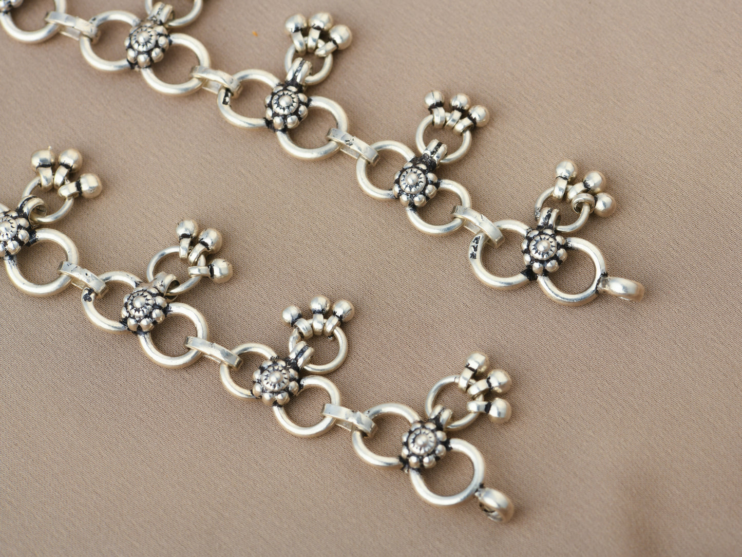 Linked Ghunghrus Silver Anklets