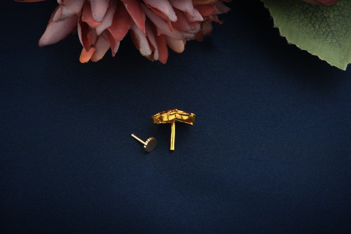 Purani Dilli Phool Nosepin(Screw Type)
