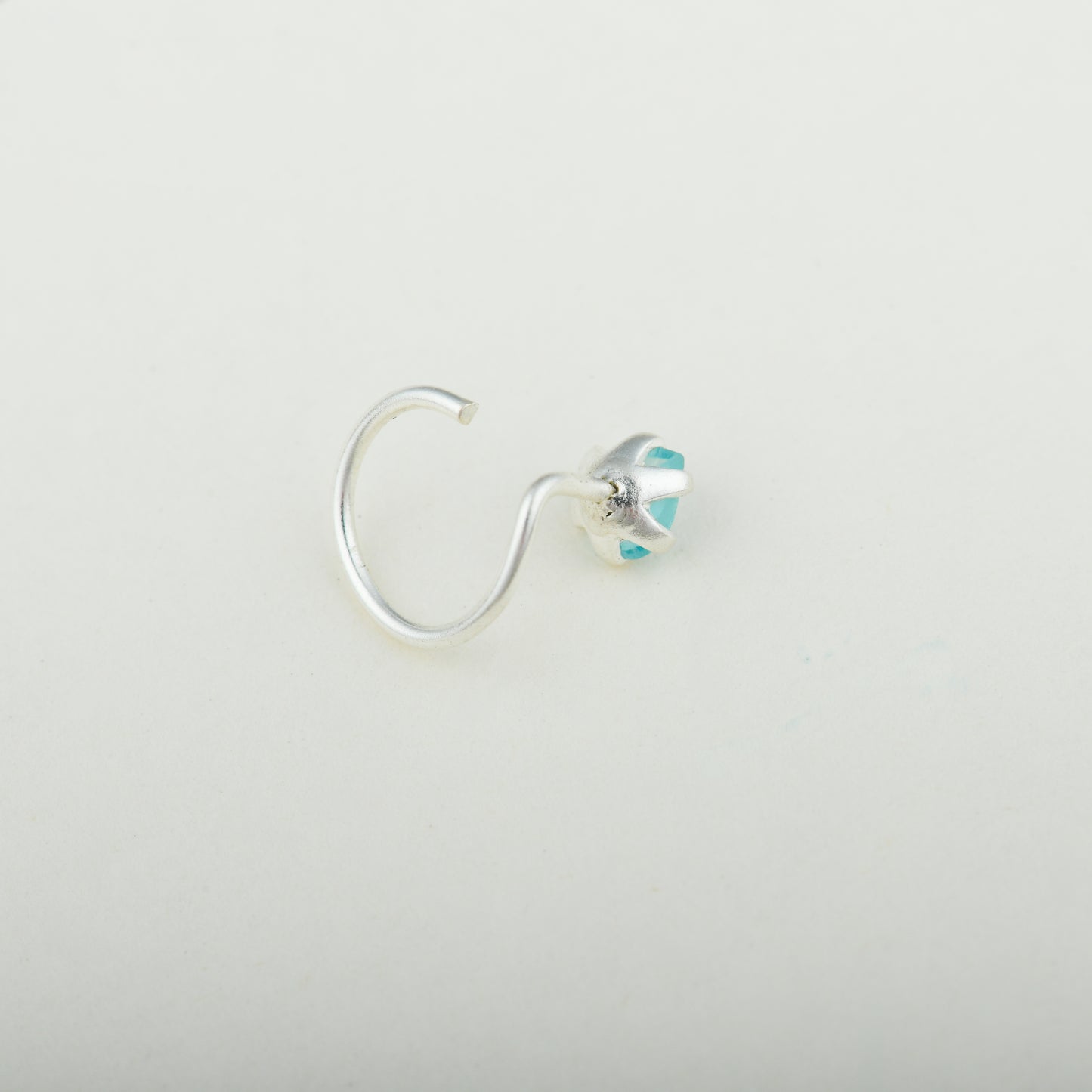 Natural Apatite Silver Nose Pin