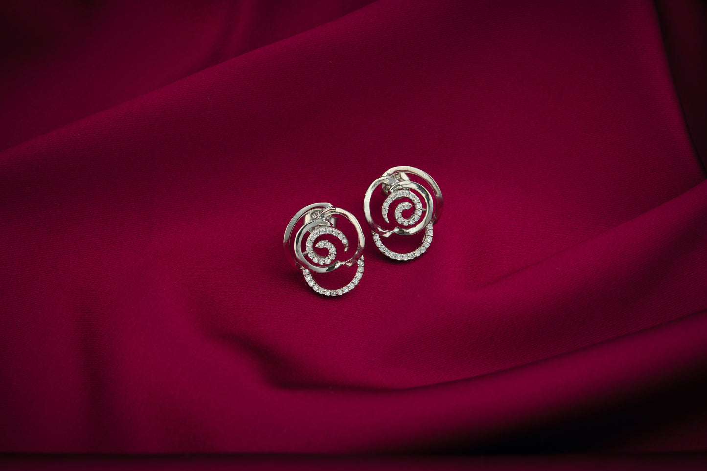 Concentric Zircon Pendant Set