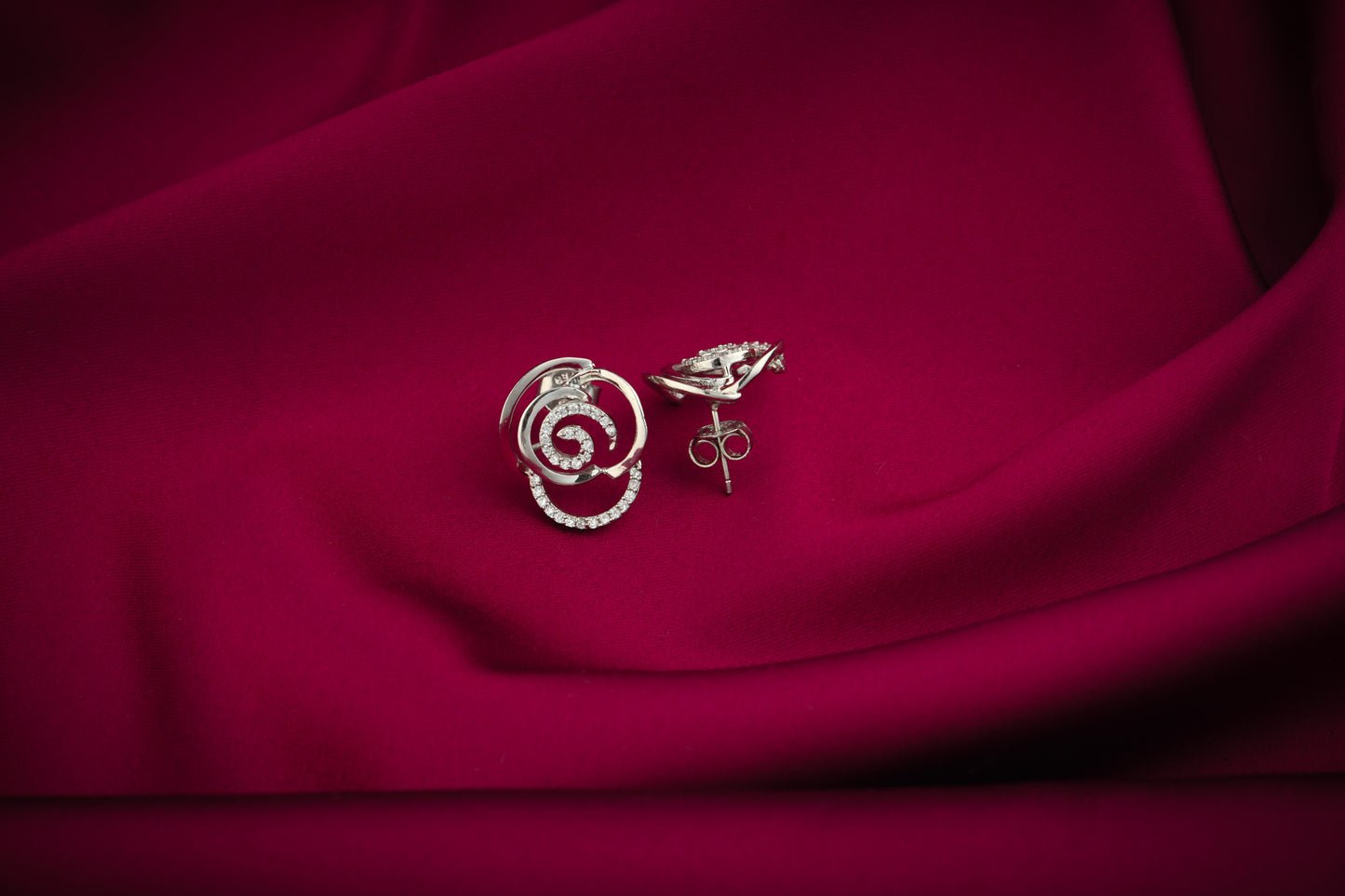 Concentric Zircon Pendant Set