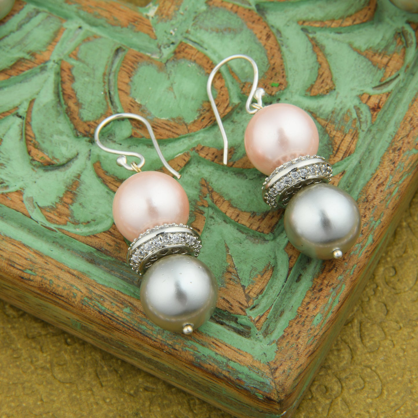 Rosy Smoke Pearls Necklace Set