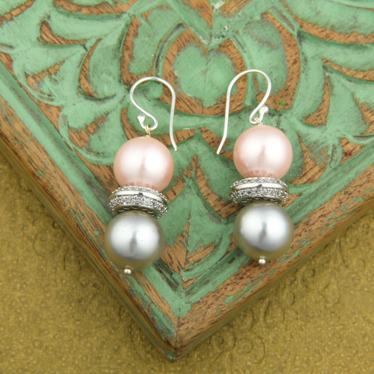 Rosy Smoke Pearls Necklace Set